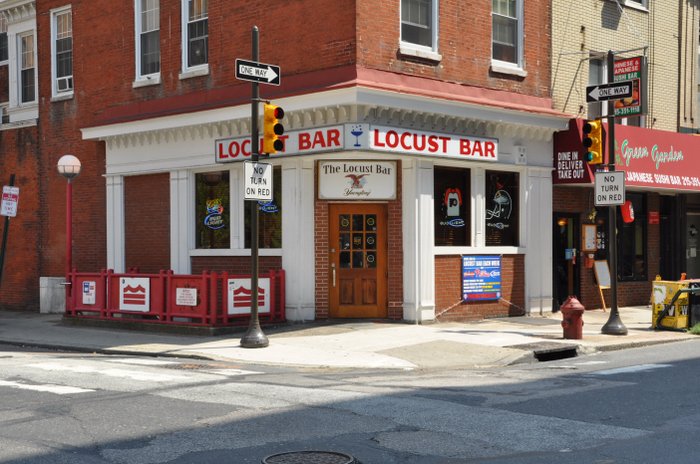 locust-bar