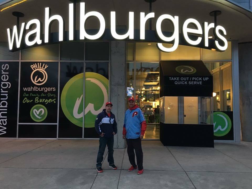 wahlburgers closed philly