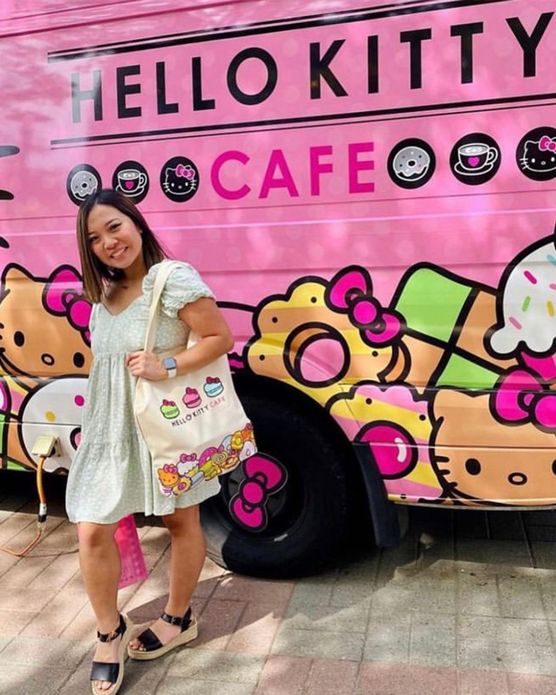 hello kitty cafe truck